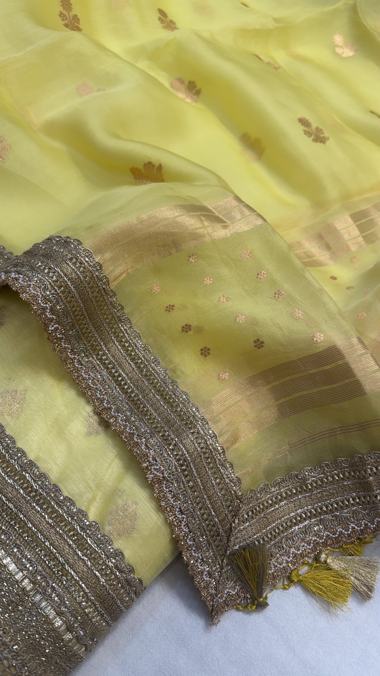 Lemon yellow linen gorgette paired with kora silk kadhwa duppata set