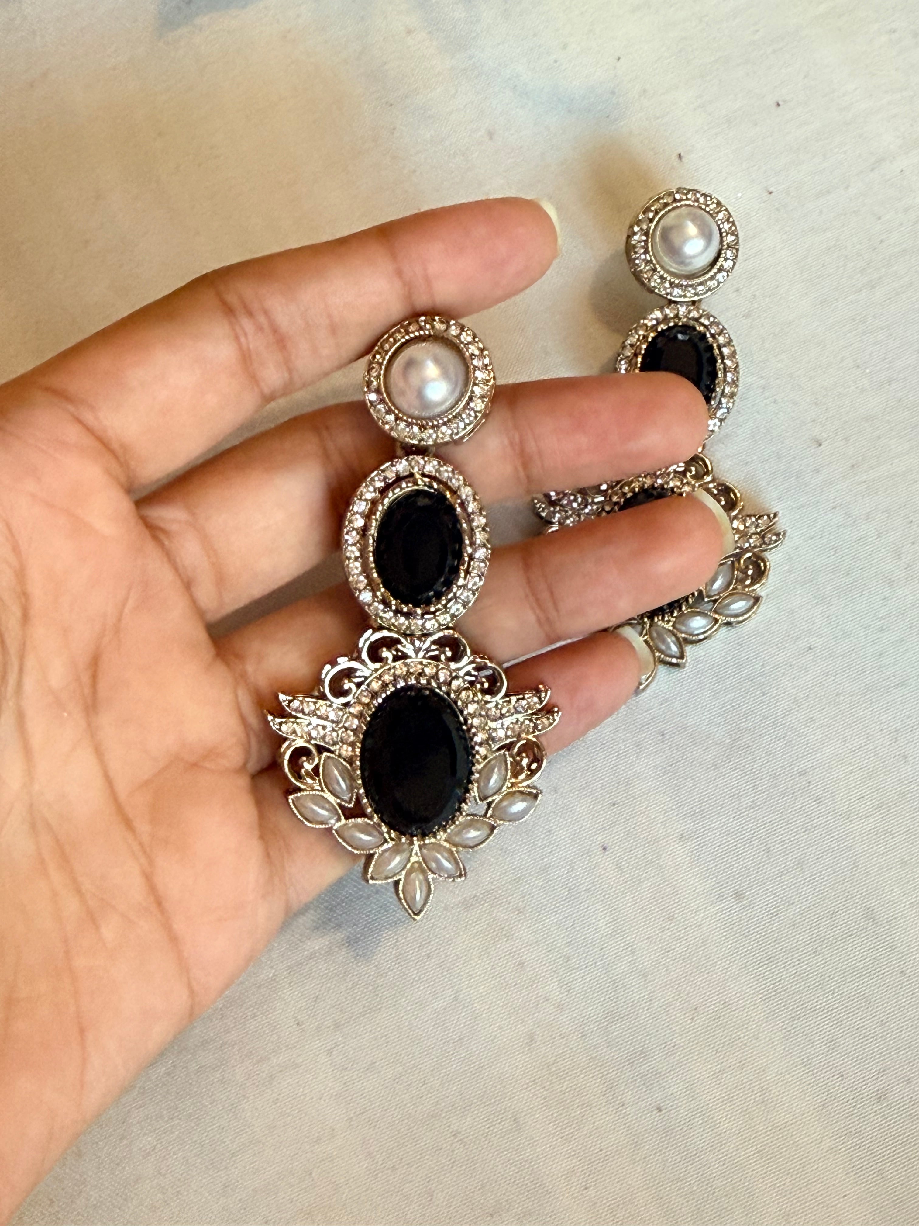 CHANDBALI EARING