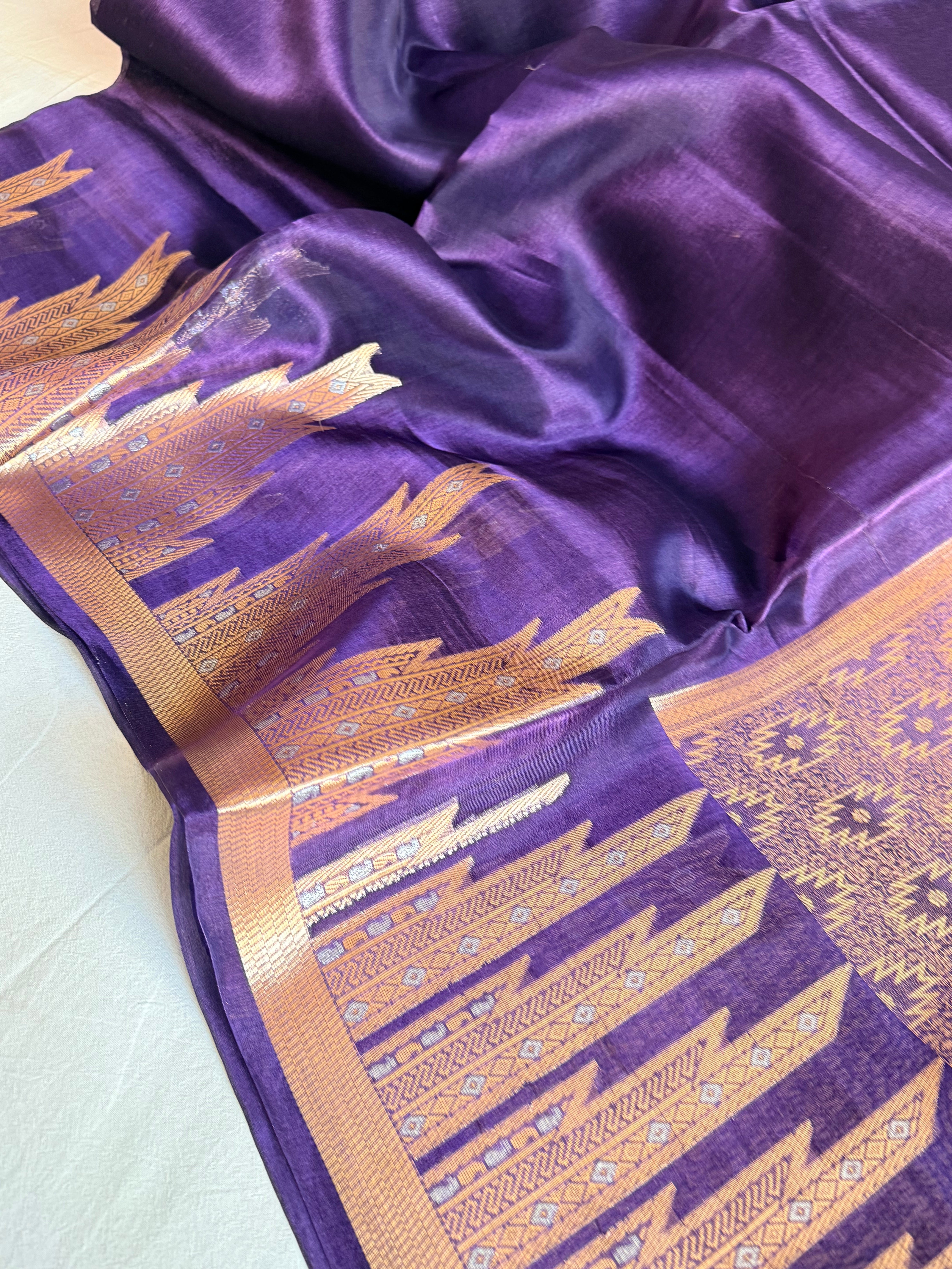 Below 10k - Temple border tissue silk dhup chao effect kadhwa saree