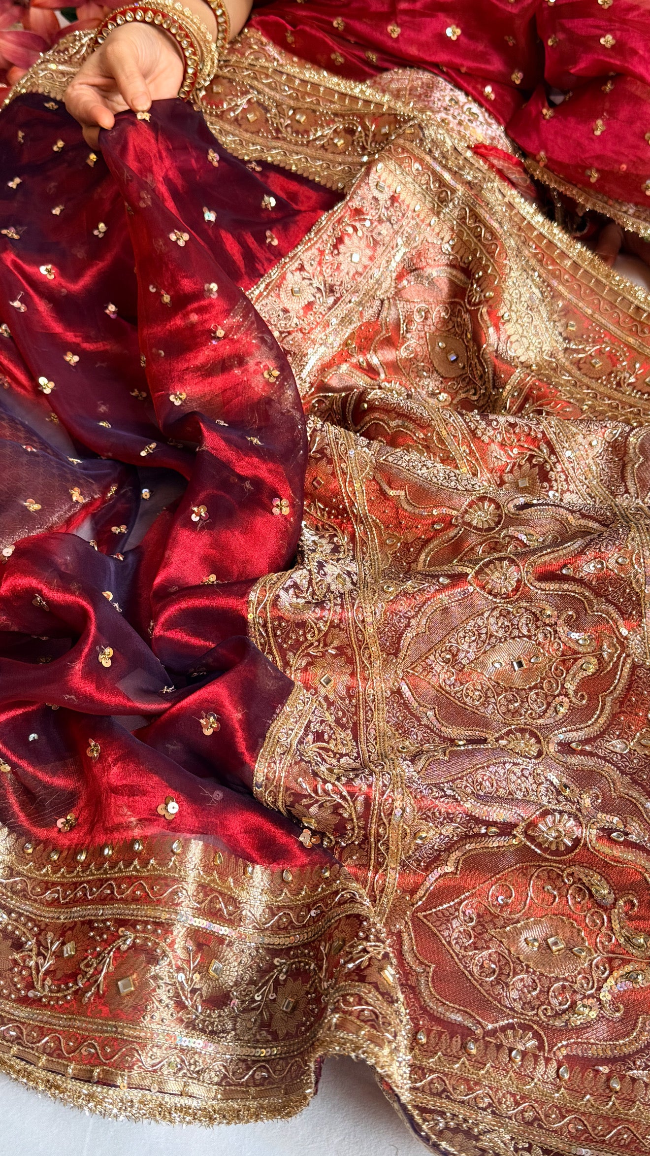 Nayi naveli dulhan wali metallic blood red chunri buti kadhwa tissue saree