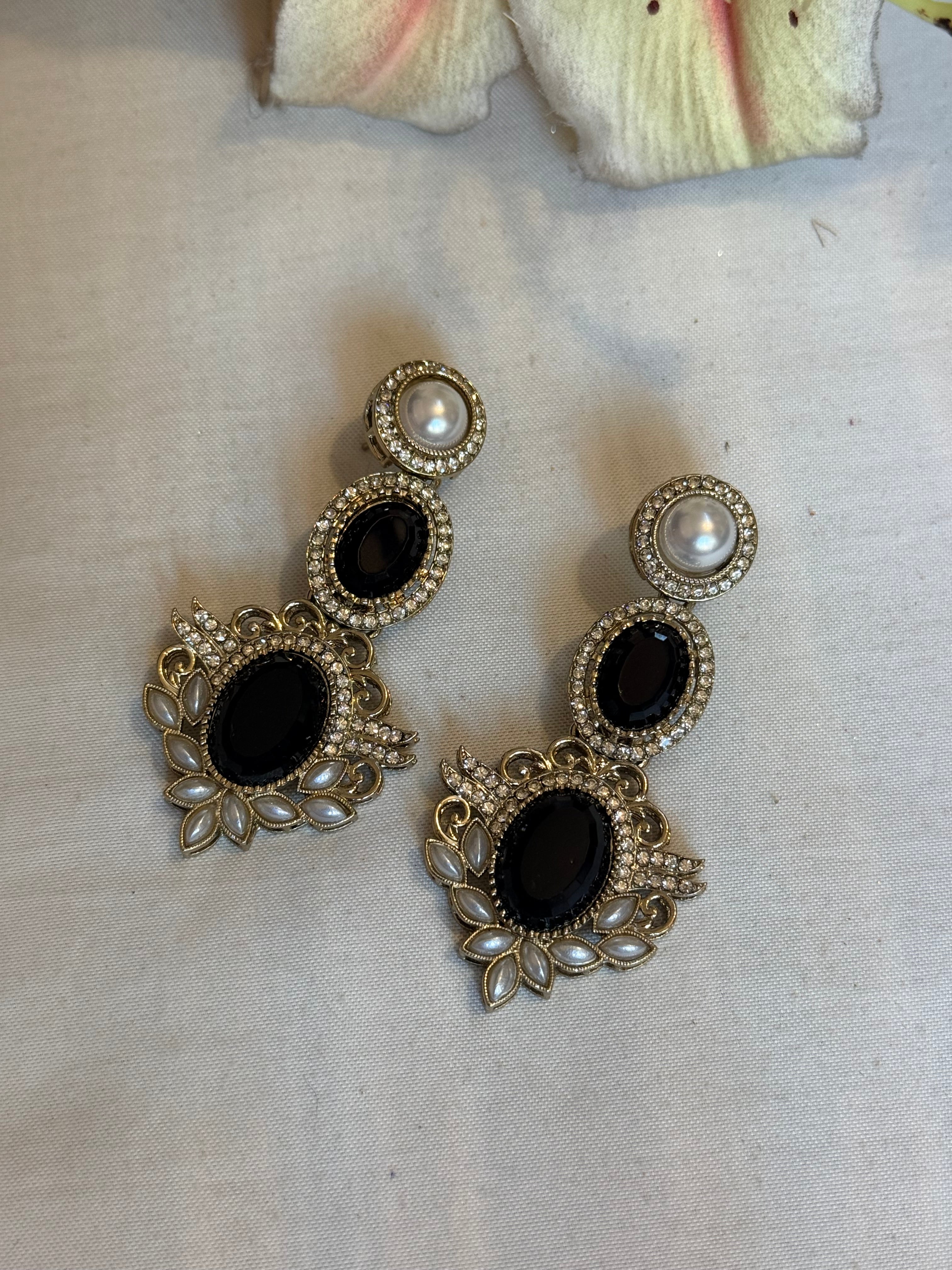 CHANDBALI EARING