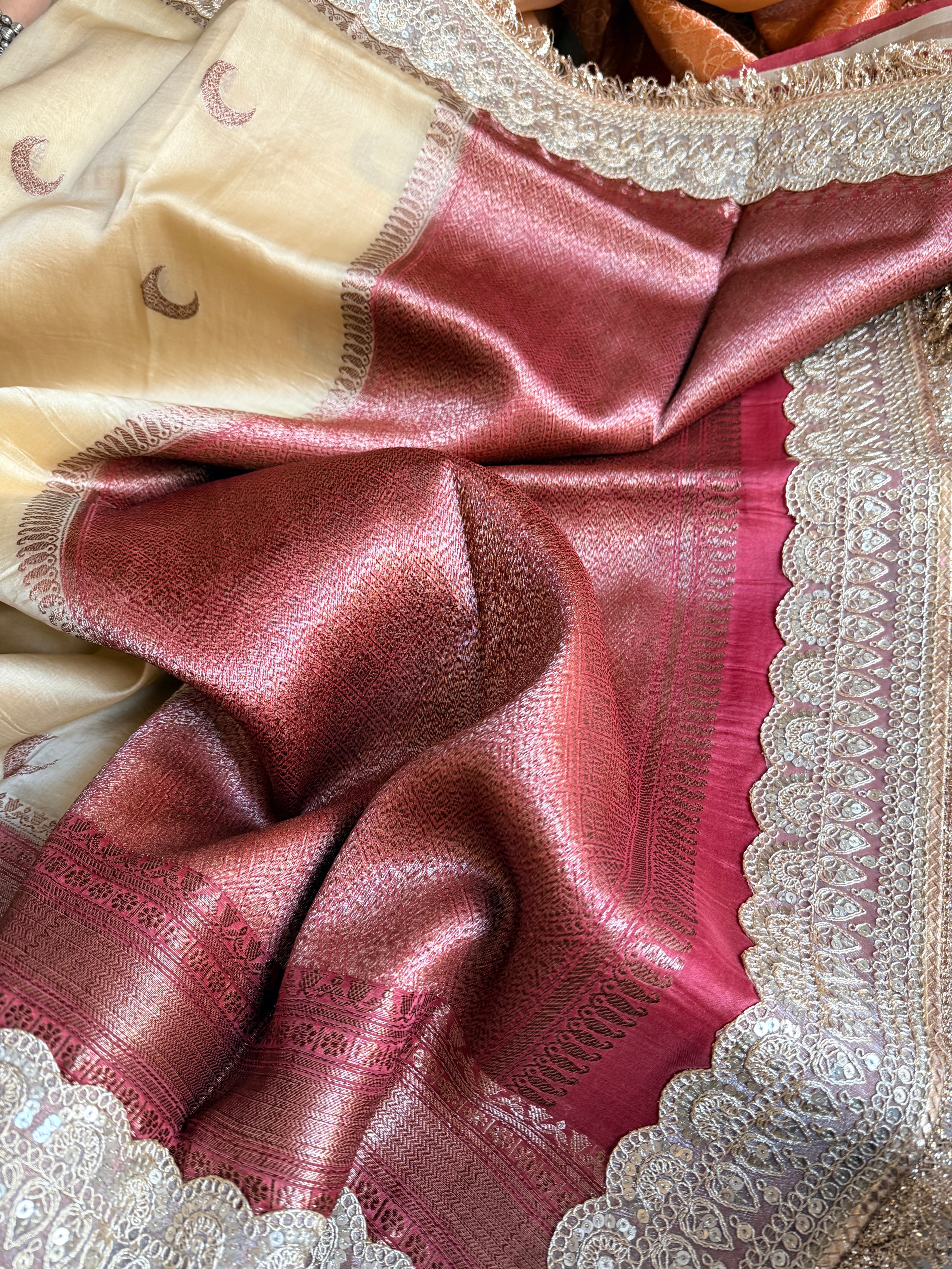 Banarasi leela tussar-red kora silk kadhwa saree