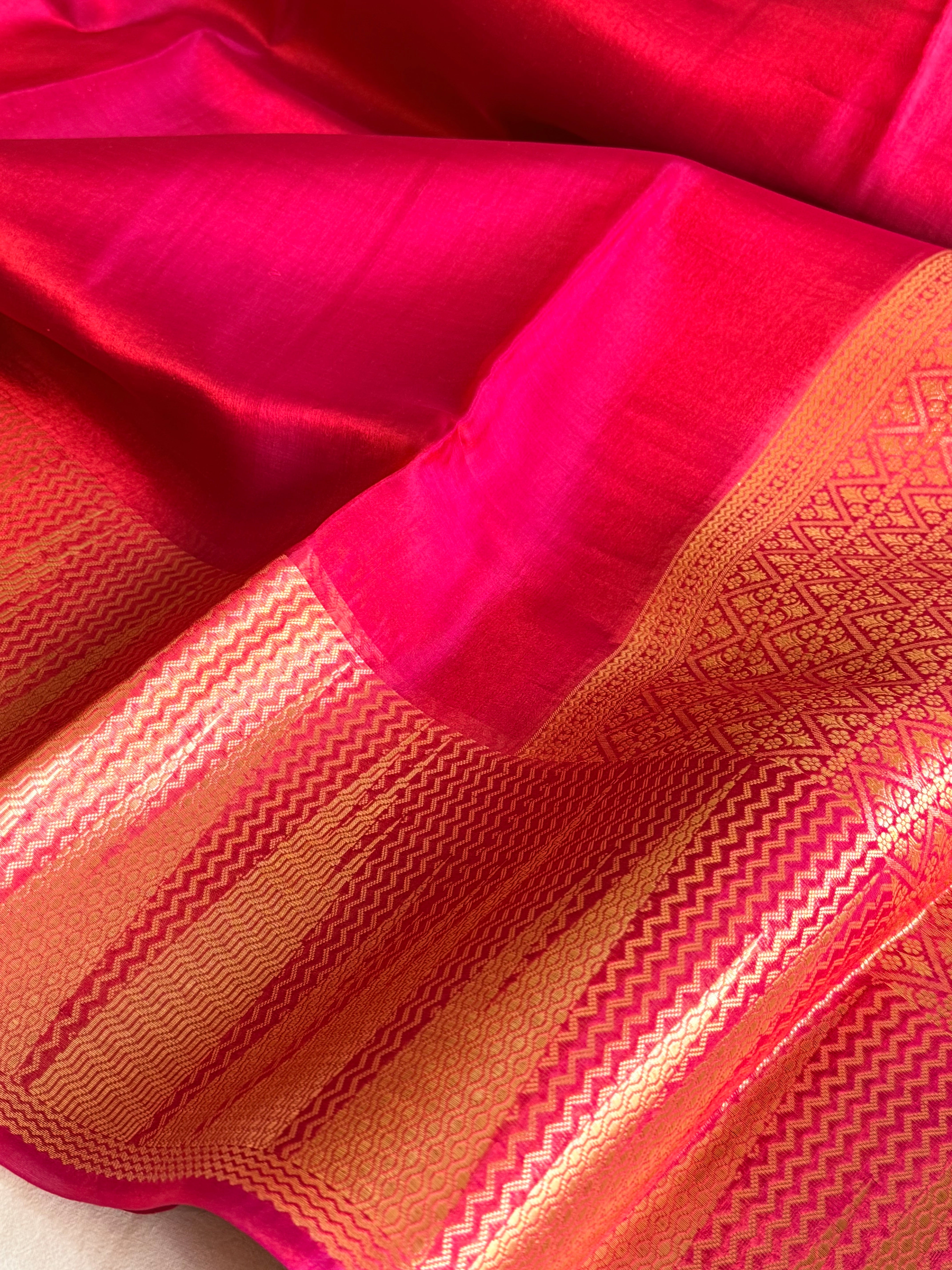 Below 10k - Temple border tissue silk dhup chao effect kadhwa saree