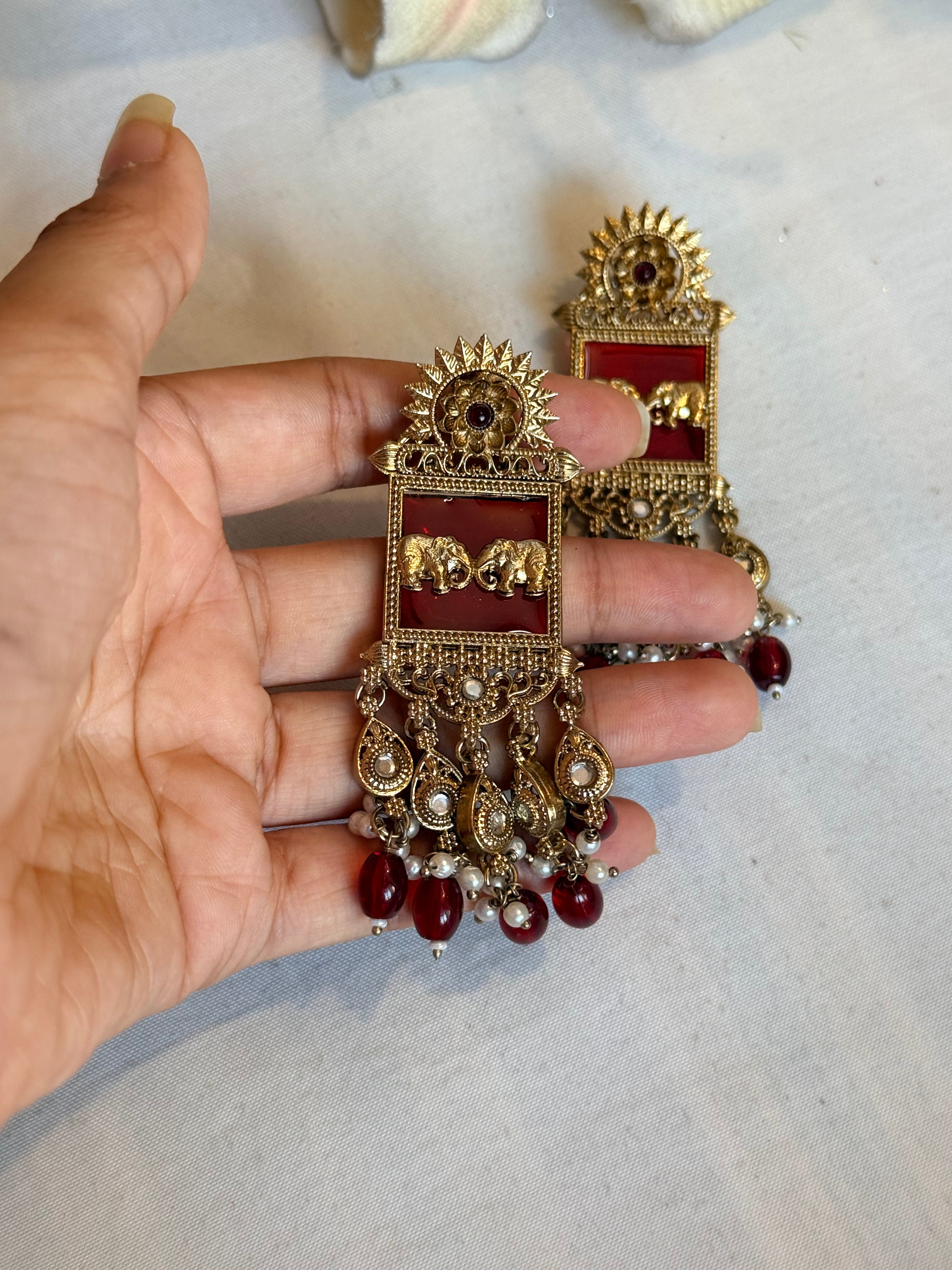 CHANDBALI EARING