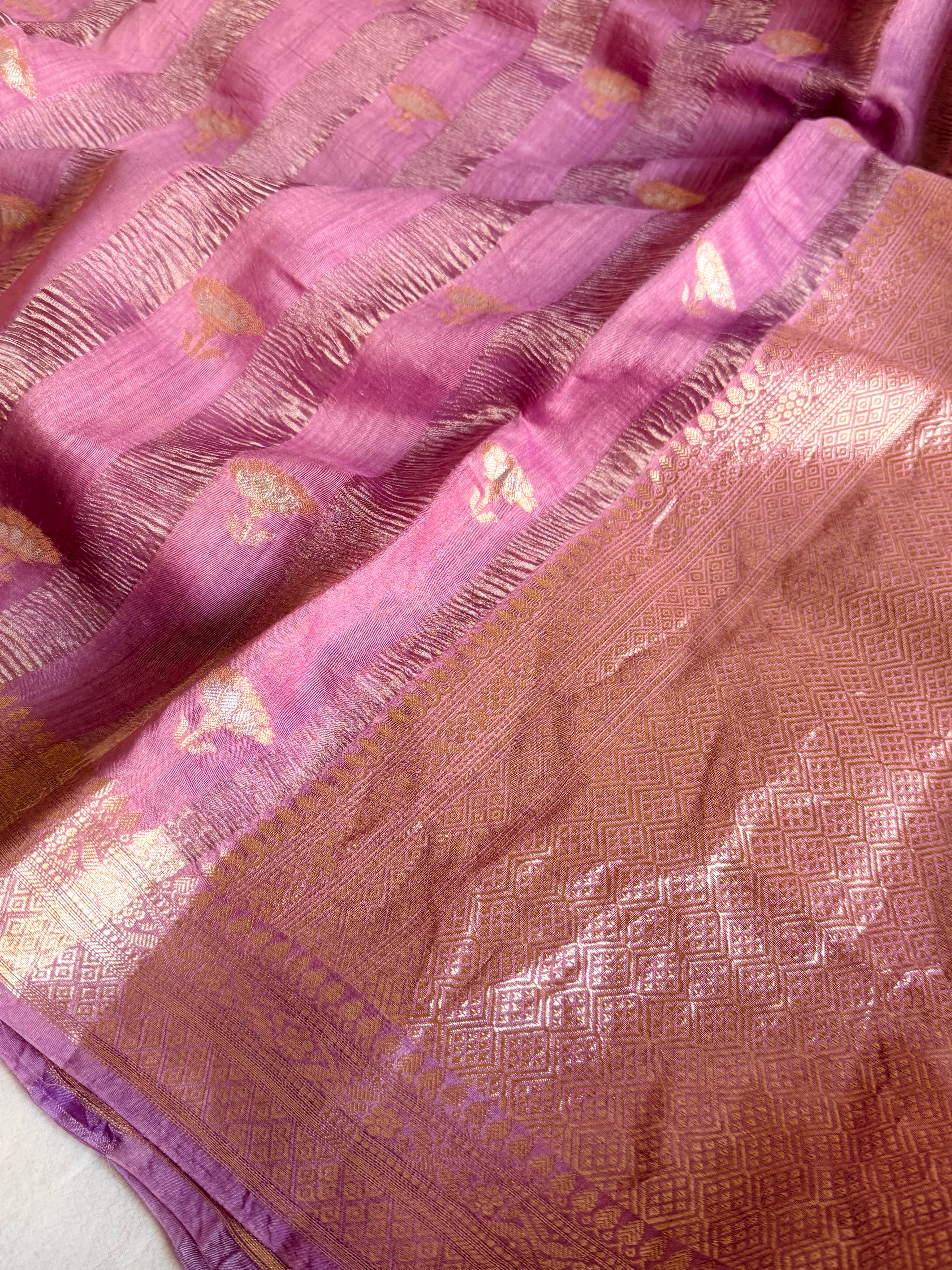 Below 10k - Crushed raw mango silk and tissue silk kadhwa border saree