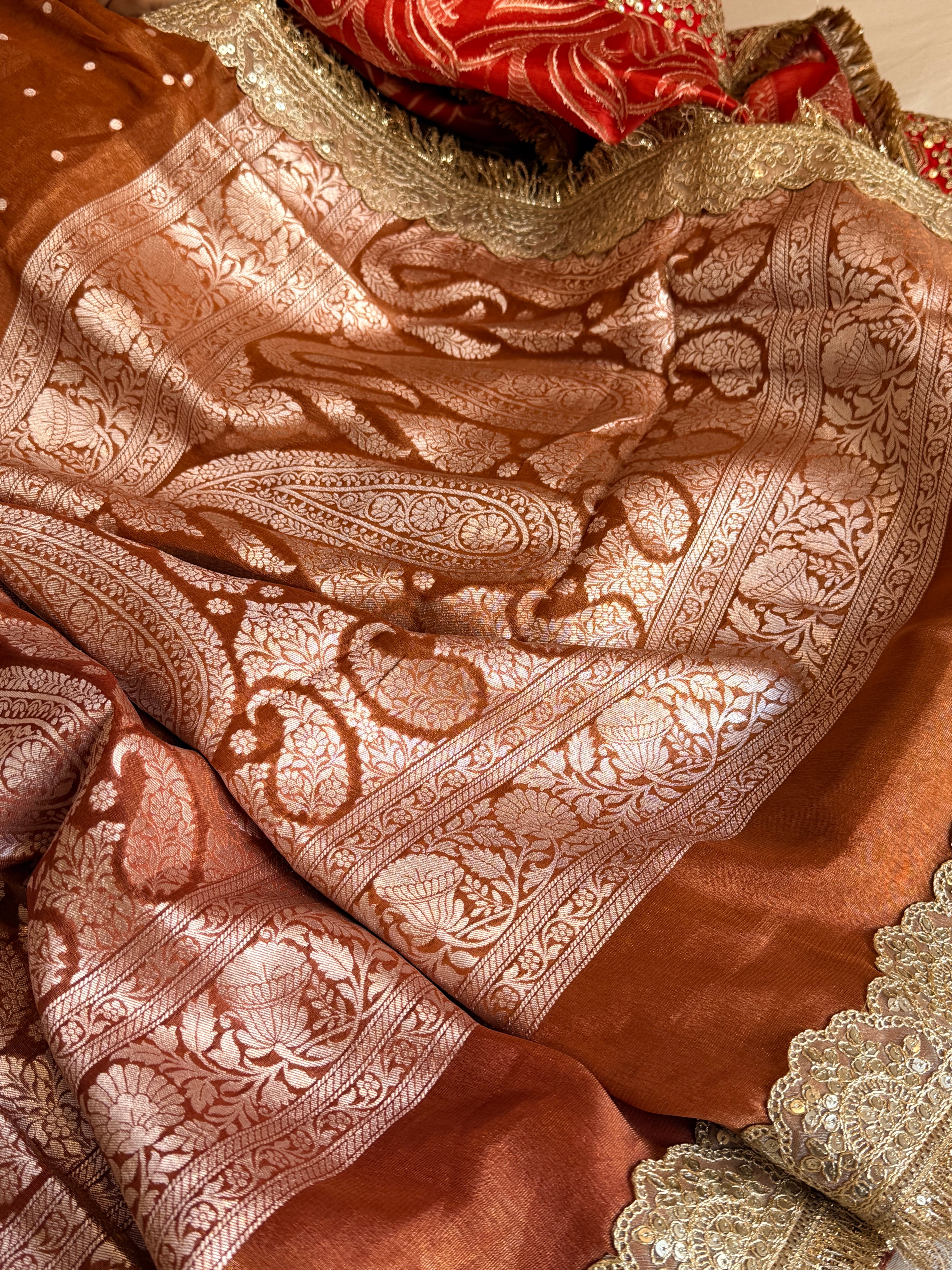 Chunri buti tissue gorgette ombre shaded kadhwa saree