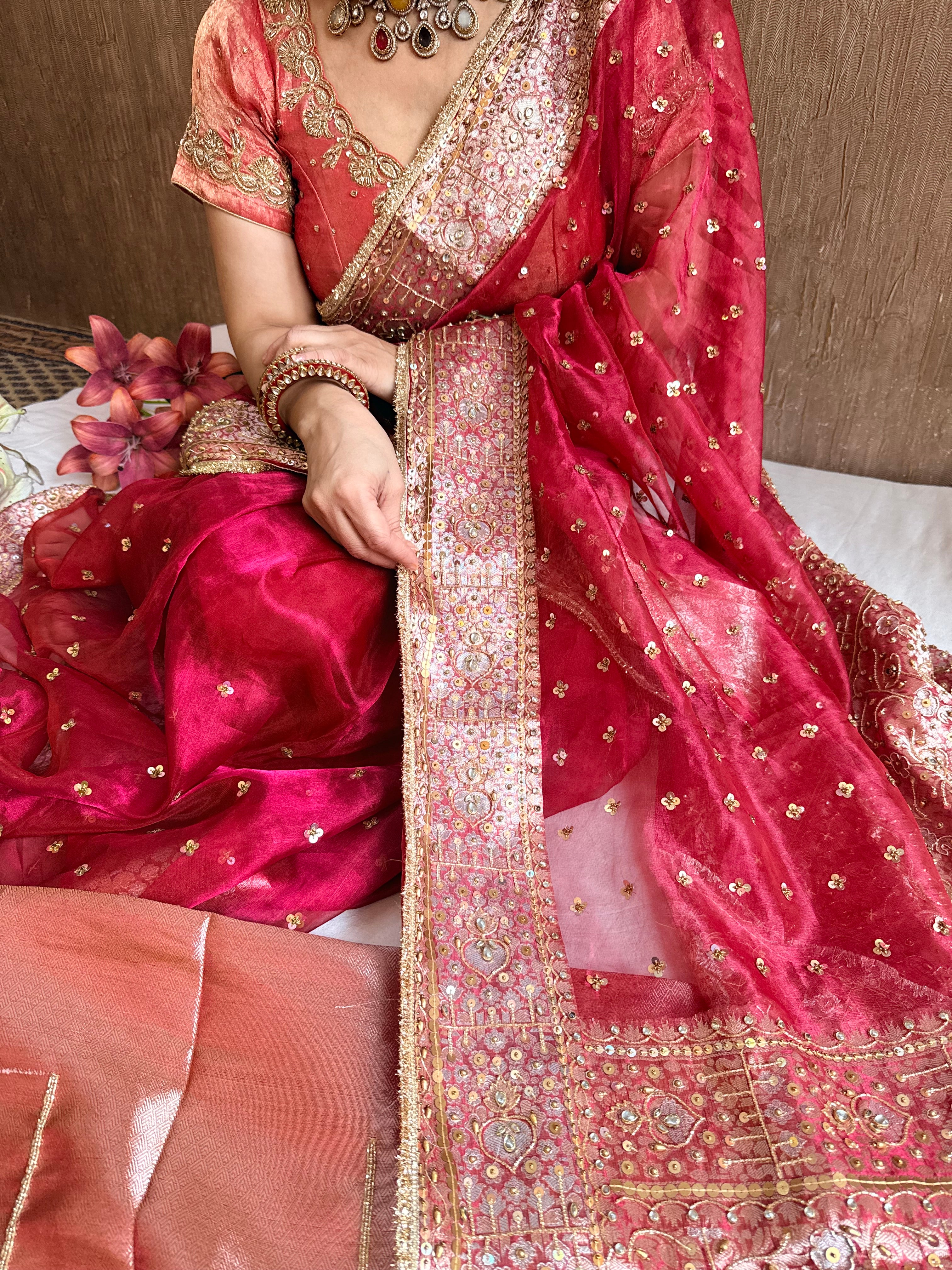 Nayi naveli dulhan wali metallic cranberry red chunri buti kadhwa tissue saree