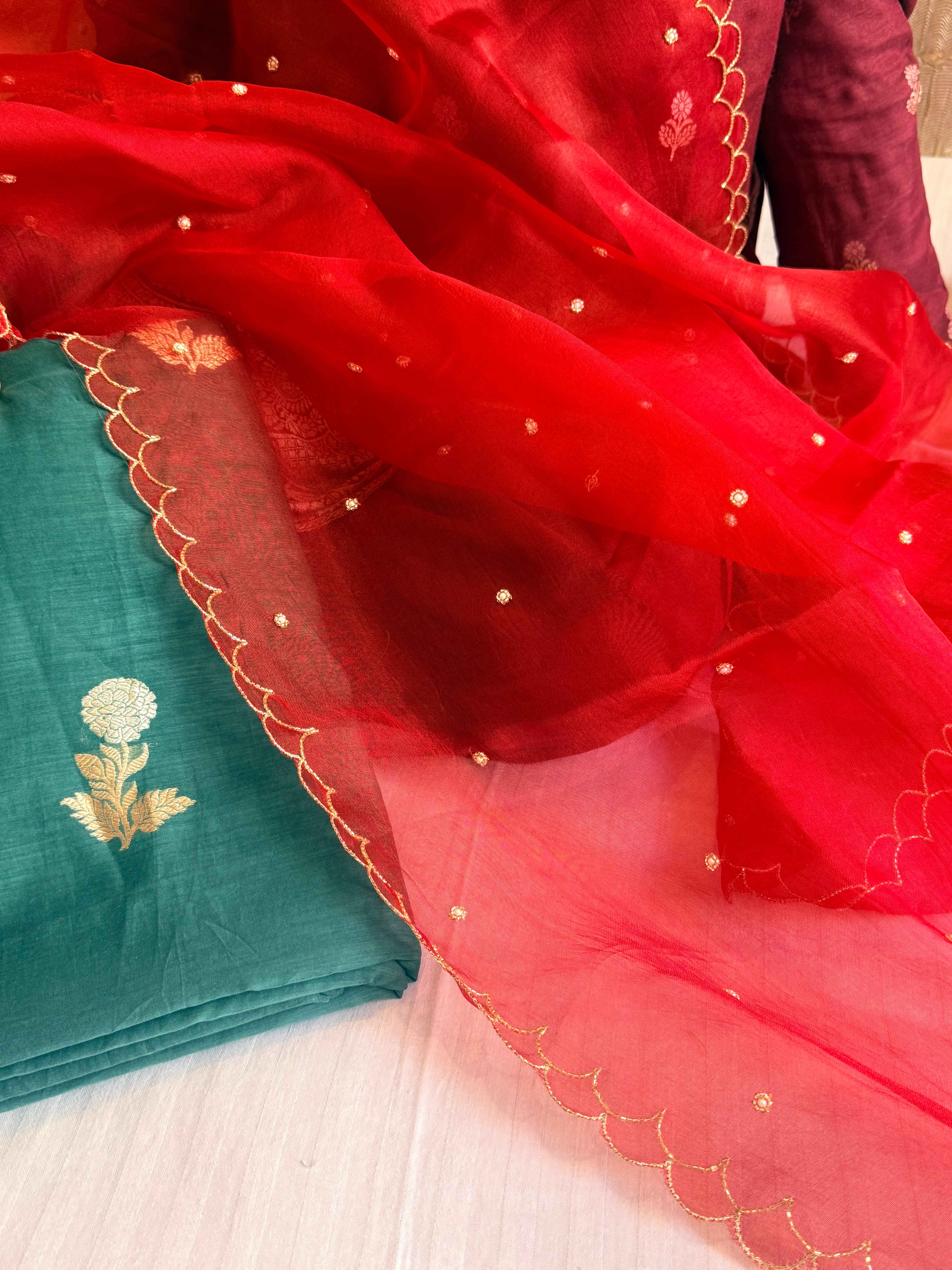 Handloom cotton sona rupa kurta paired with kora silk scalloped duppata set
