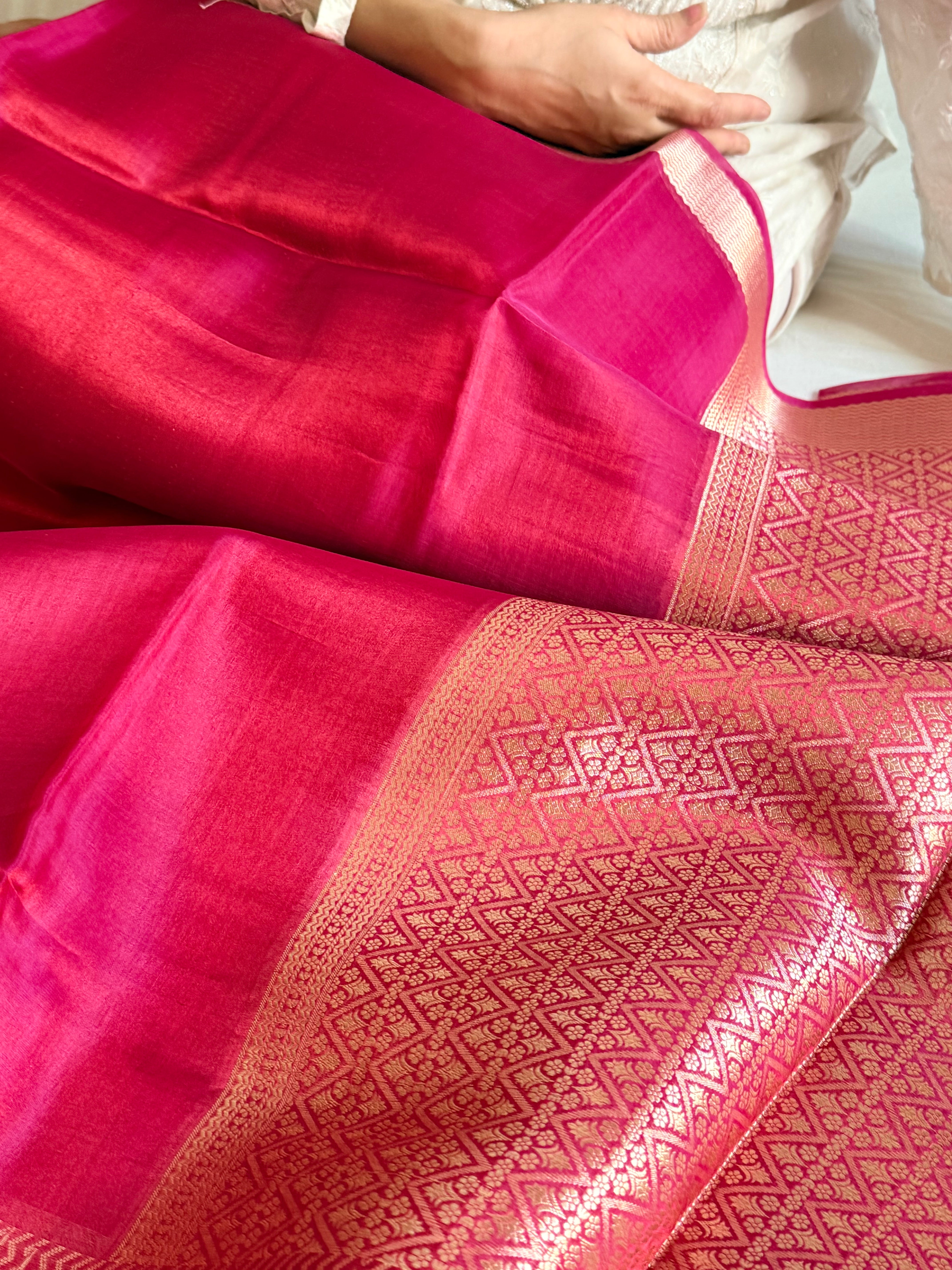 Below 10k - Temple border tissue silk dhup chao effect kadhwa saree