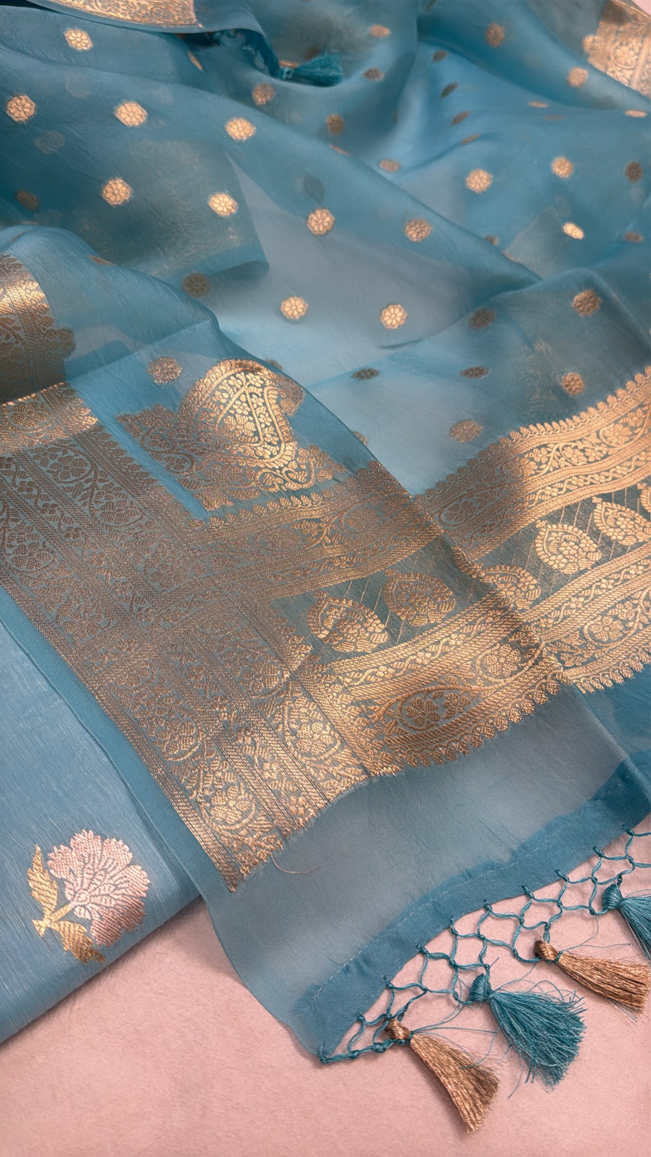 Sky blue linen gorgette kurta paired with kora silk kadhwa kohniya duppata set