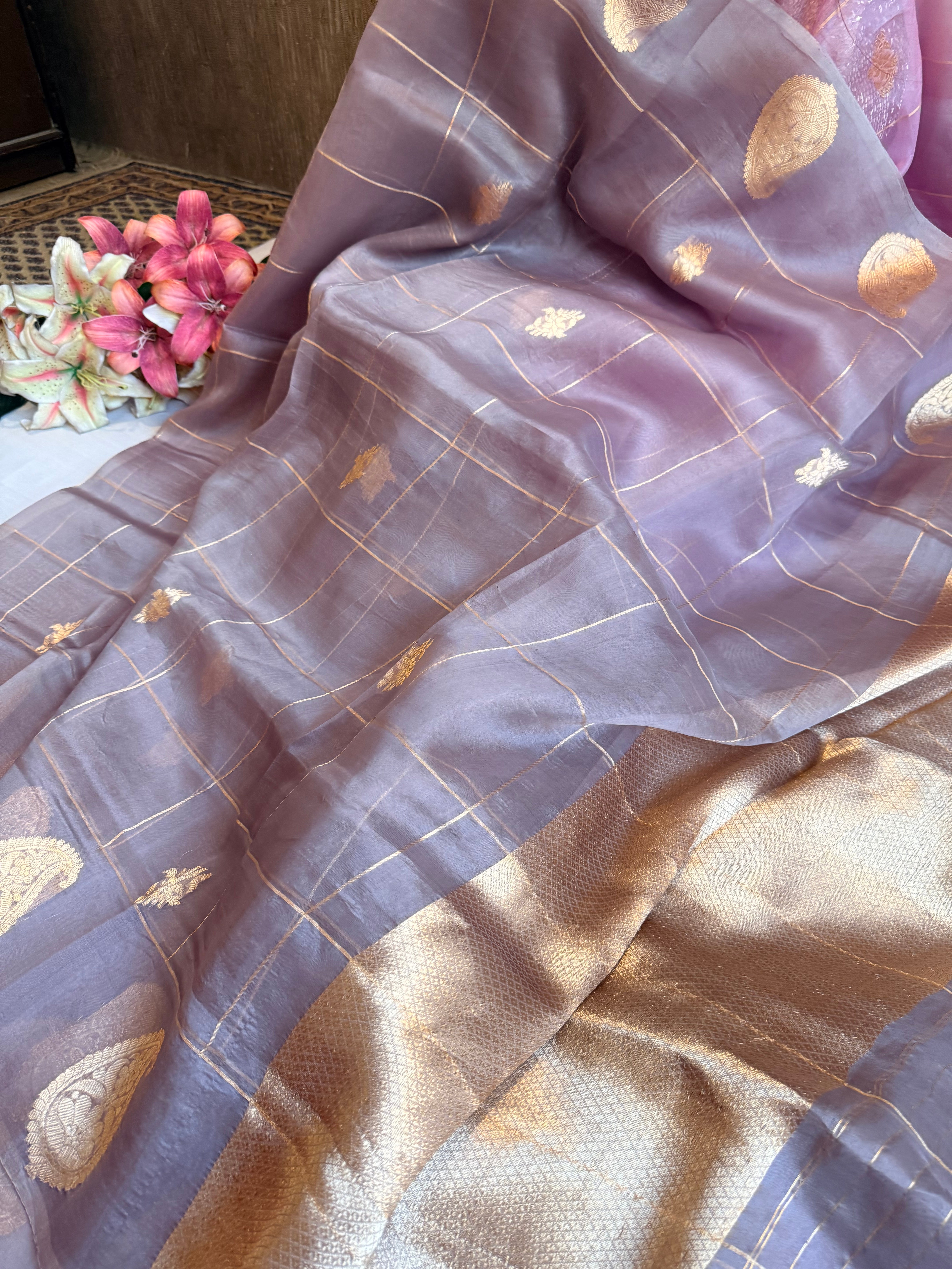 Metallic grey kora silk kadhwa handloom saree